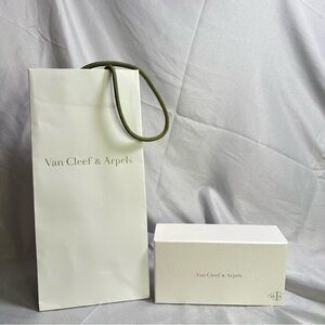 Van Cleef & Arpels empty jewelry gift box & Bag 7” X4” X 2”